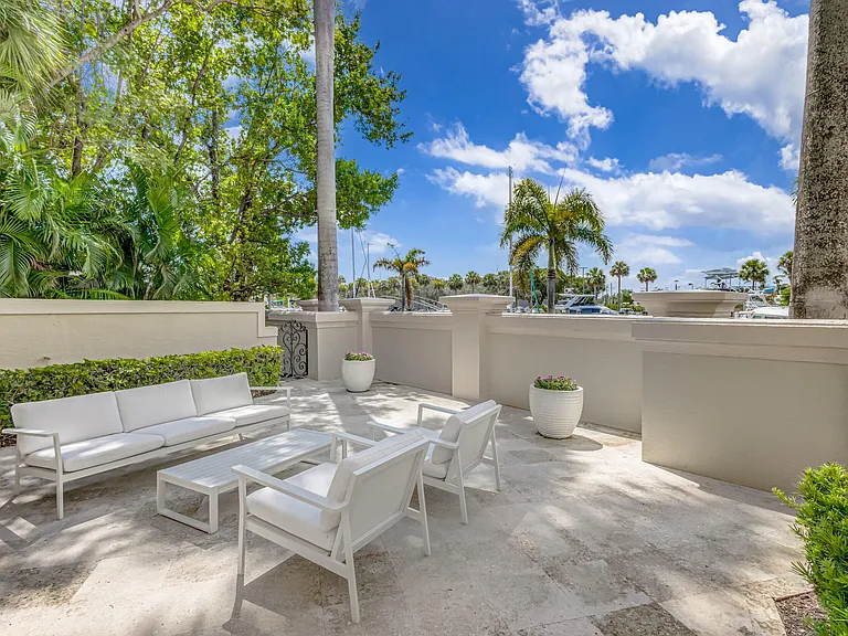 27 Marina Gardens Dr — Photo 16