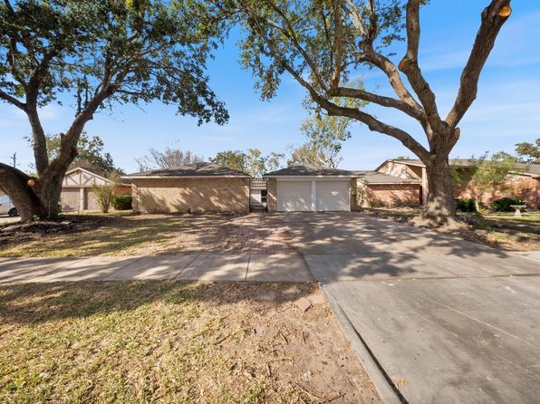 1426 Twining Oaks Ln