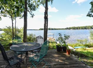 5096 Schrah Dr, Munith, MI 49259