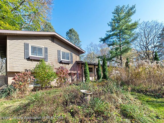 3rd image of 4682 Huron Hill Dr