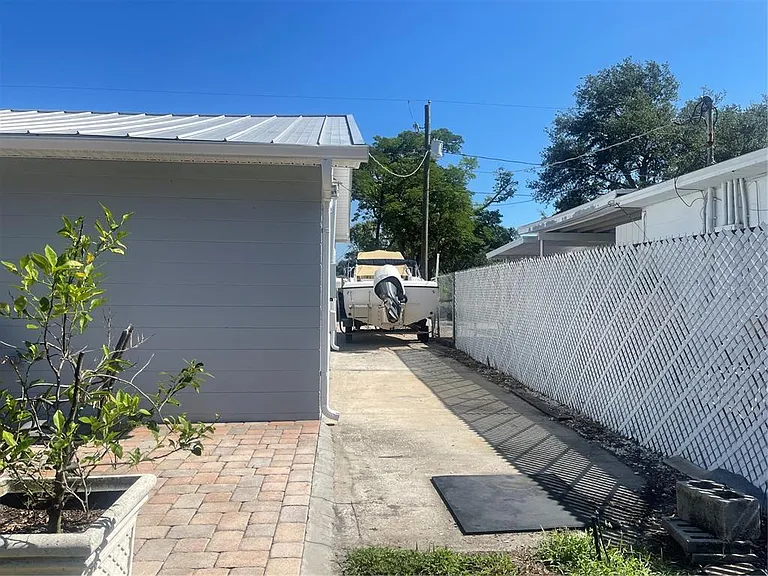 3030 W Helen Ave — Photo 5