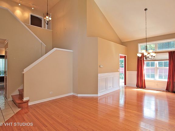 2nd image of 2319 N Lenox Ct