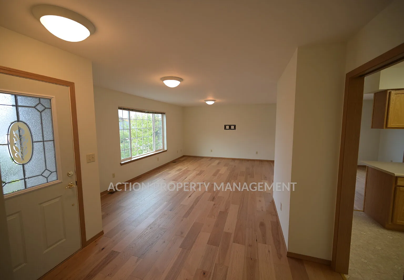 3 bed, 2.0 bath, 1542 sqft, $2,300 — Photo 4