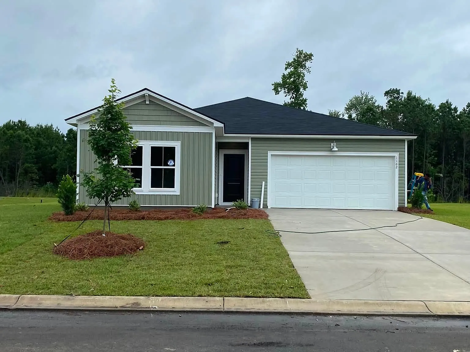 4 bed, 1885 sqft, $2,350 — Photo 1