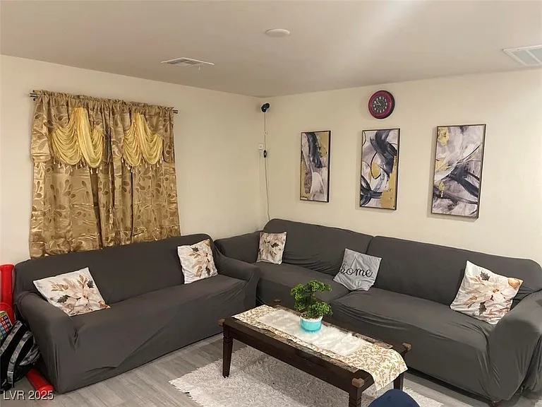 5045 Bloodhound St — Photo 16