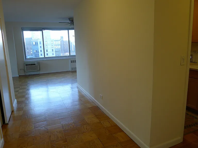 400 Central Park W #18C — Photo 9