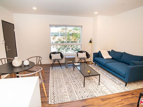 4th image of 1225 Wellesley Ave #203