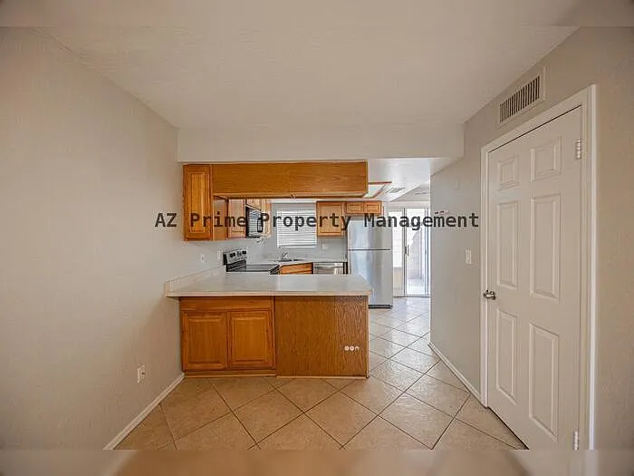 1055 W 5th St #18 — Photo 7