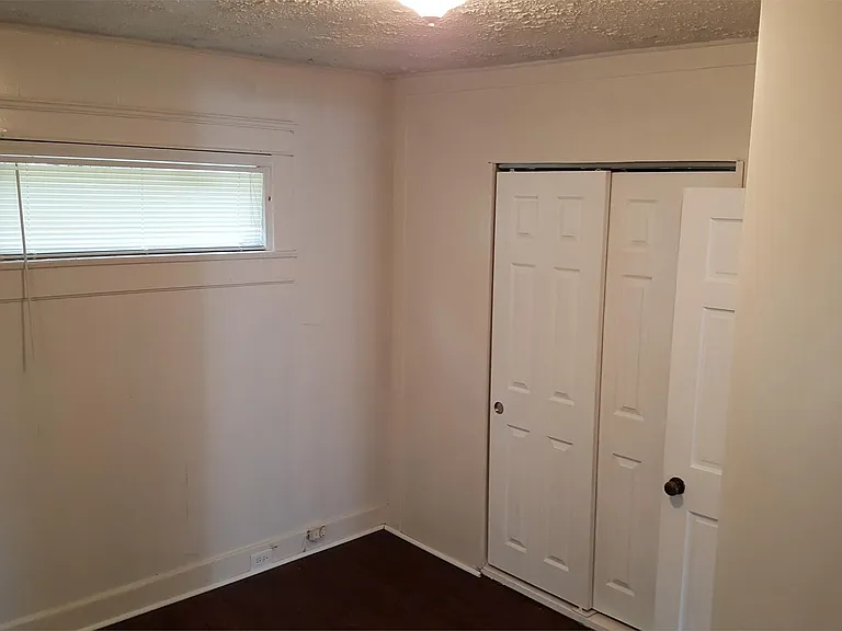 Middle Bedroom