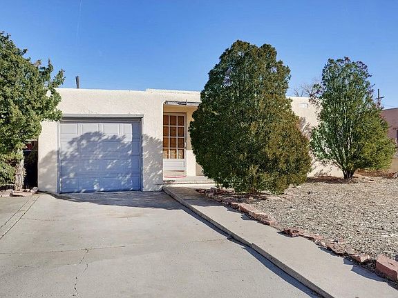 2nd image of 812 Alvarado Dr SE