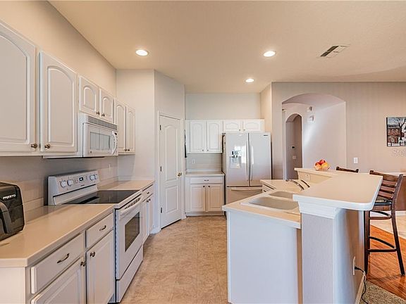 3rd image of 2908 Banyan Hill Ln