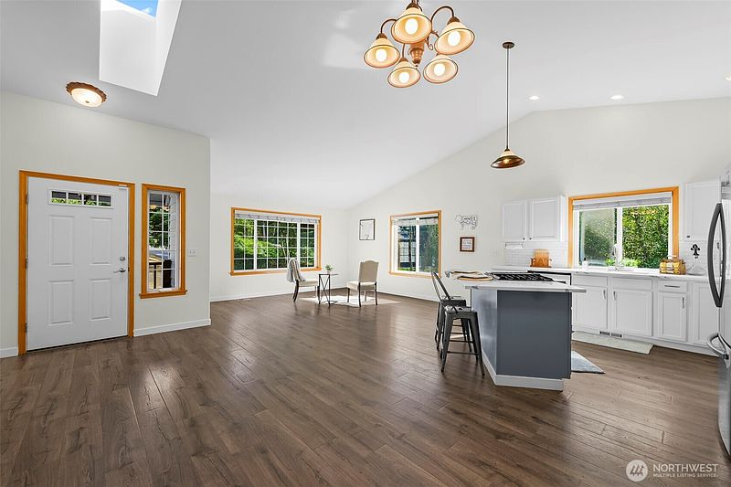 3rd image of 17831 77th Street E