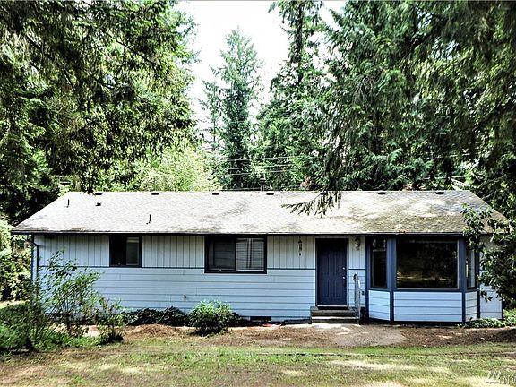 2nd image of 15907 Lawrence Pl SE
