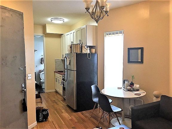 5th image of 349 Linden St APT 4B