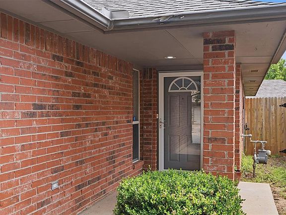 3rd image of 3832 Southwind Ave