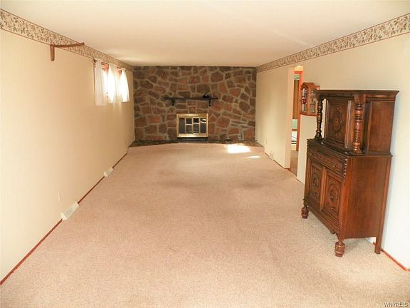 3rd image of 430 Homecrest Dr