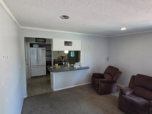 3rd image of 412 N Phillips St