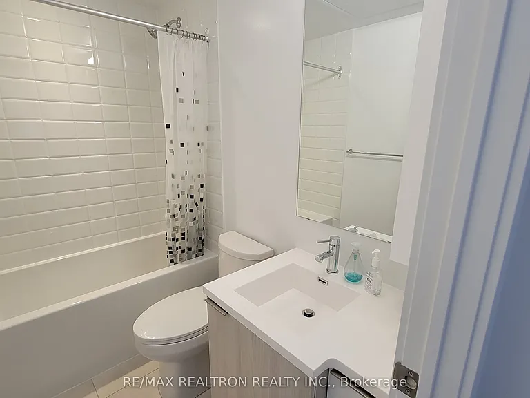 203 College St #2807 — Photo 10