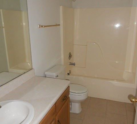 3rd image of 1909 Belle Vue Way APT A