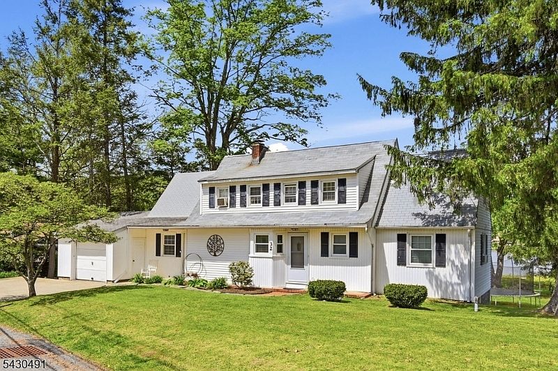 1st image of 32 Telemark Rd