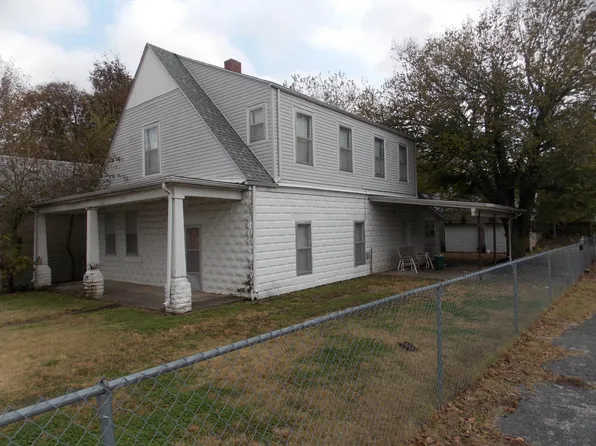 1322 W 4th St, Joplin, MO 64801