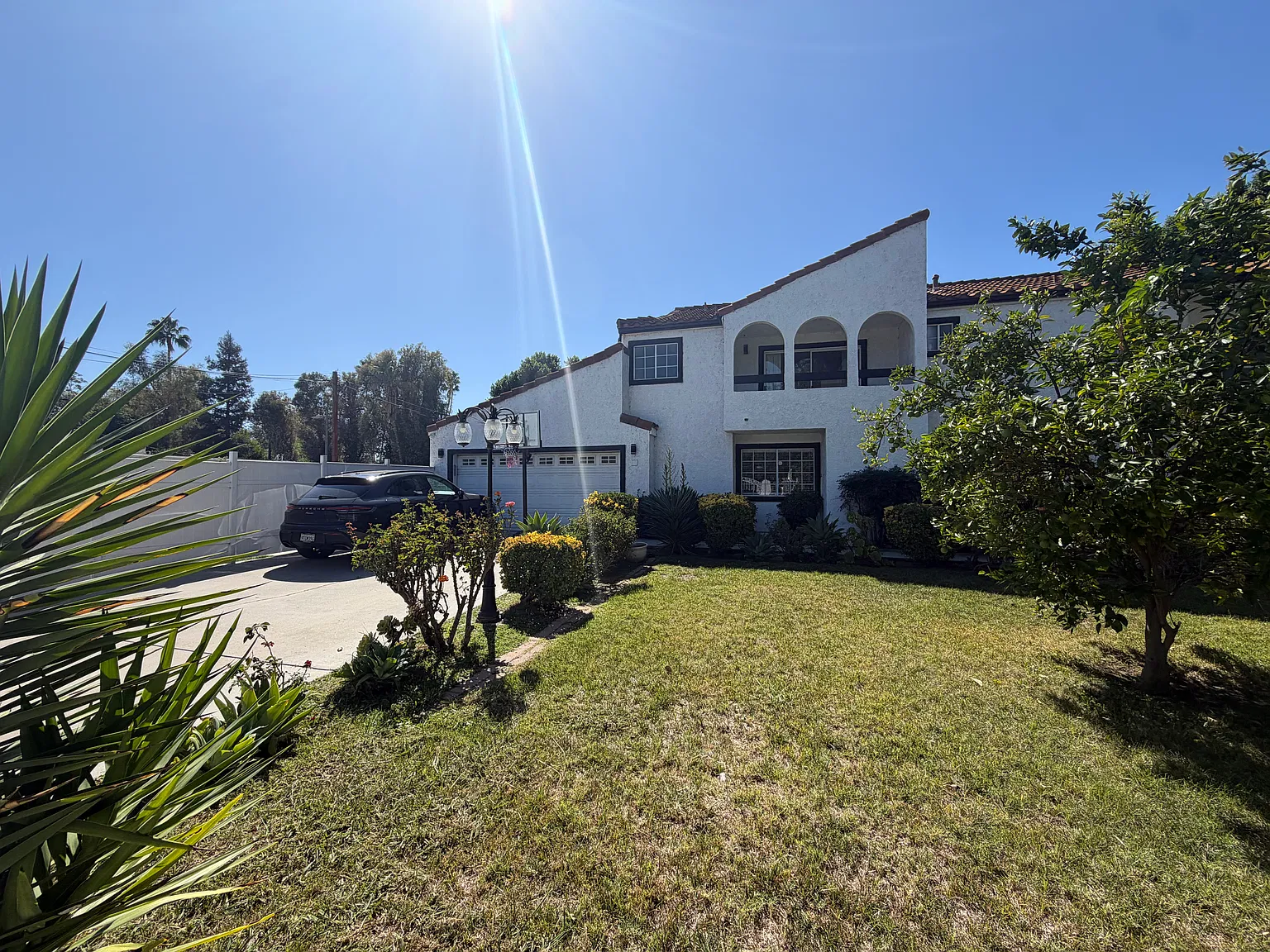 4 bed, 2450 sqft, $7,195 — Photo 4