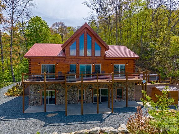 3rd image of 716 Equestrian Dr
