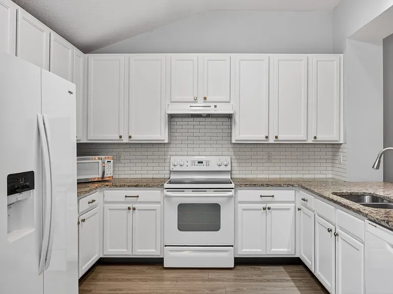 6377 Island Forest Dr #D — Photo 7