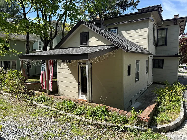 805 Main St — Photo 6