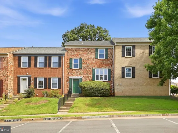 1003 Salisbury Ct, Sterling, VA 20164
