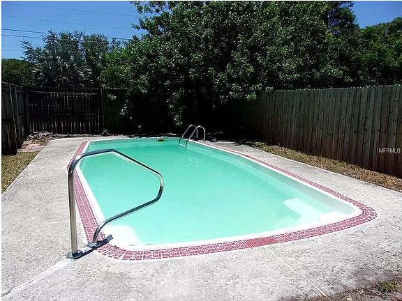 3rd image of 4548 10th Ave N