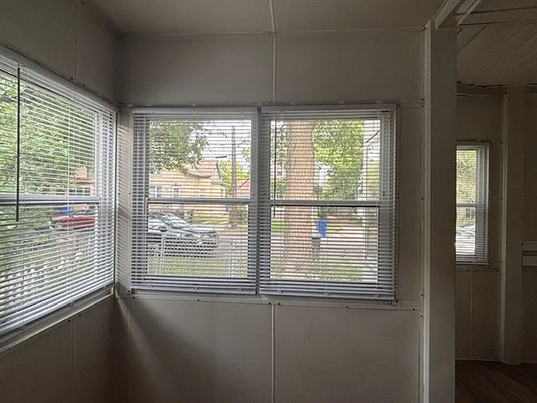 375 Erie Street — Photo 31