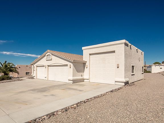 2nd image of 3851 Yucca Dr