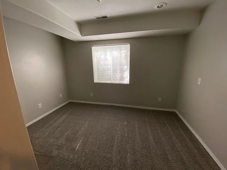 884 S 820 E — Photo 15