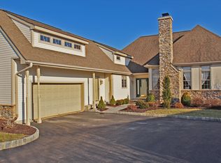 9 Troon Dr #5, Newton, NJ 07860