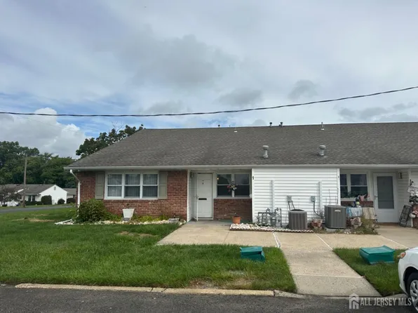 1 Minnesota Dr, Matawan, NJ 07747