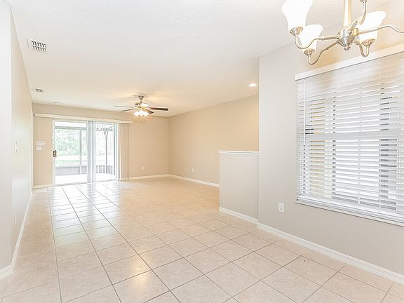 4th image of 2221 Heathwood Cir