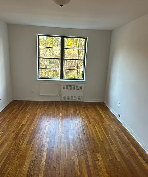 24 Middle Neck Rd #2G — Photo 3