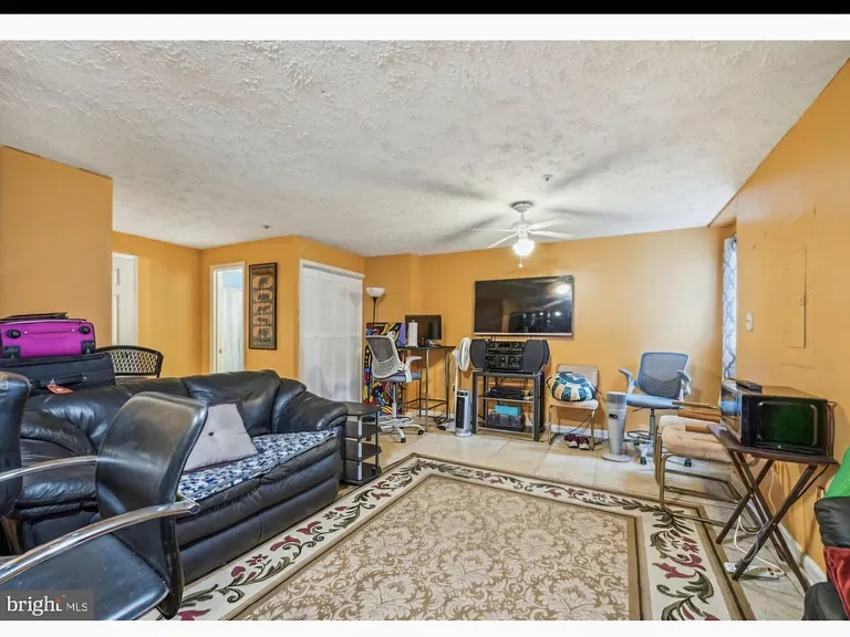 12829 Carousel Ct — Photo 4