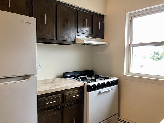 3rd image of 540 Joralemon St #8
