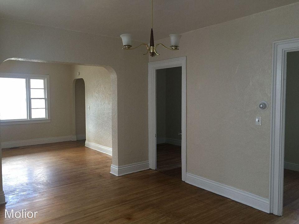1st image of 225 Gorton St Frnt House