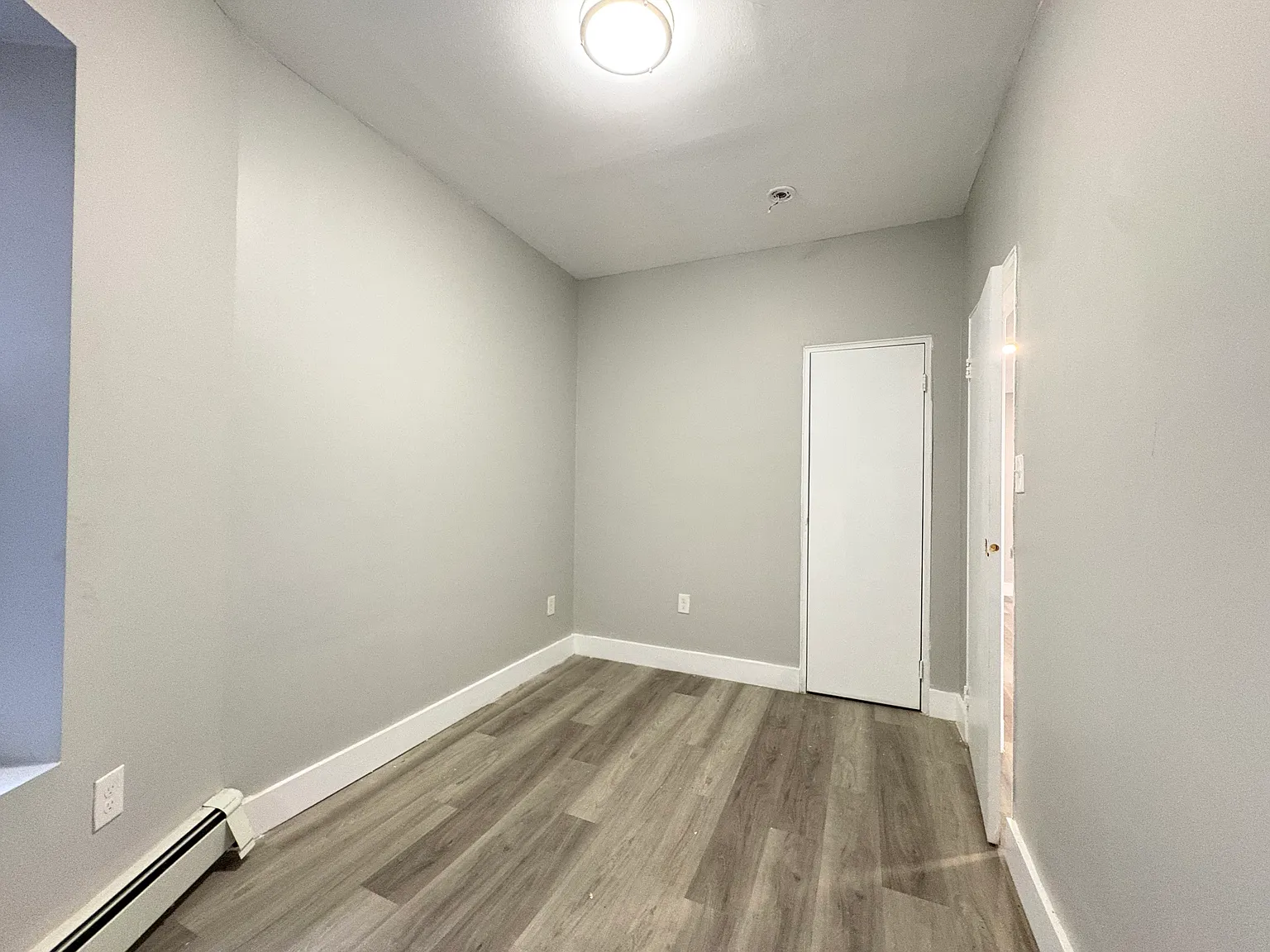 3 bed, 1000 sqft, $2,350 — Photo 4