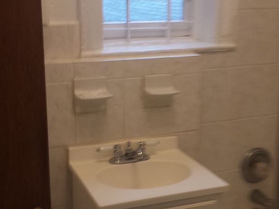 3rd image of 1618 E 15th St APT 3A