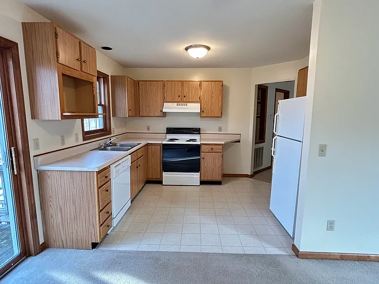 4212 Menga Dr #4 — Photo 5
