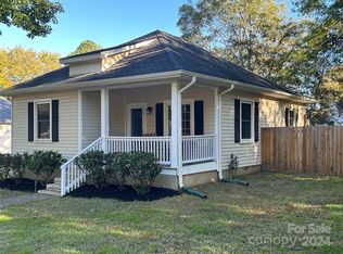 420 James St, Pineville, NC 28134