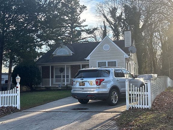 2nd image of 41 Poplar Ave