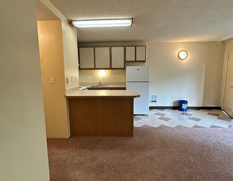 1st image of 4130 11th Ave NE #1004