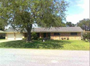 1804 N 30th St, Nederland, TX 77627