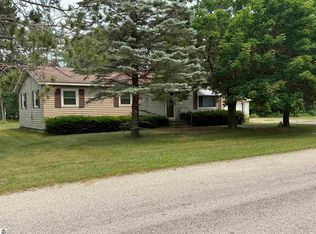 410 14th St, Cadillac, MI 49601