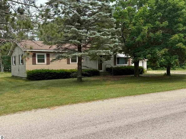 410 14th St, Cadillac, MI 49601